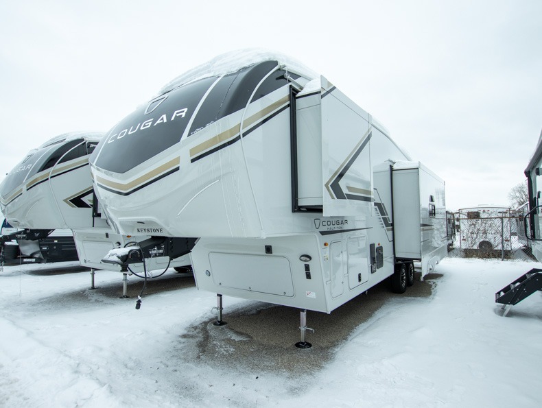2026 Keystone Cougar Half-Ton (Fifth Wheel) 29RLI, $ 74,154