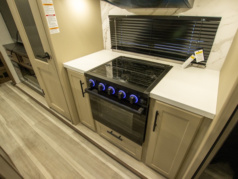 2026 Keystone Cougar Half-Ton (Fifth Wheel) 29RLI, $ 74,154