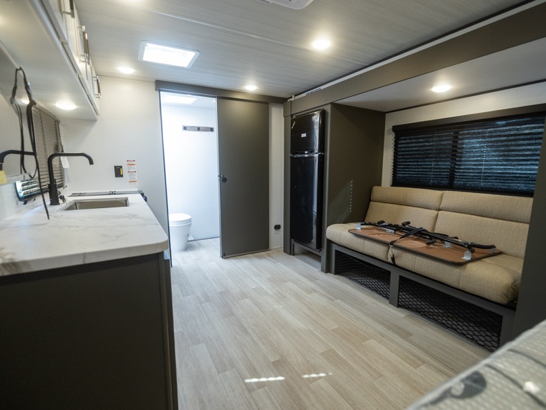 2026 Keystone Bullet Classic Single Axle 18RBC Sin, $ 22,990