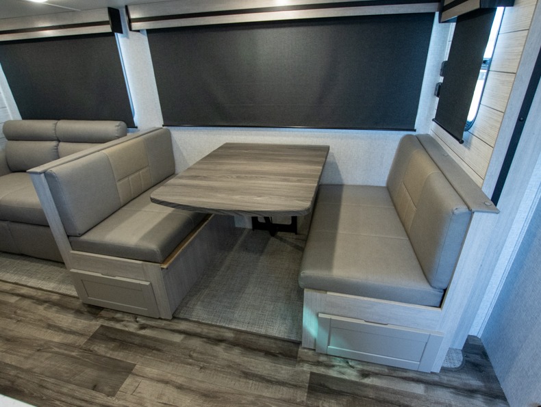 2024 CrossRoads Sunset Trail Super Lite SS272BH, $ 29,990