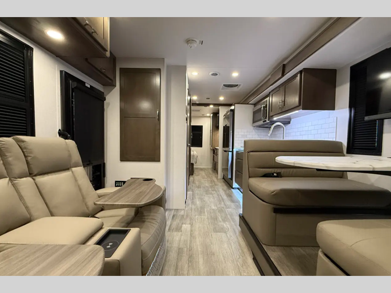 2026 Dynamax Isata 6 Series 31KS, $ 298,299