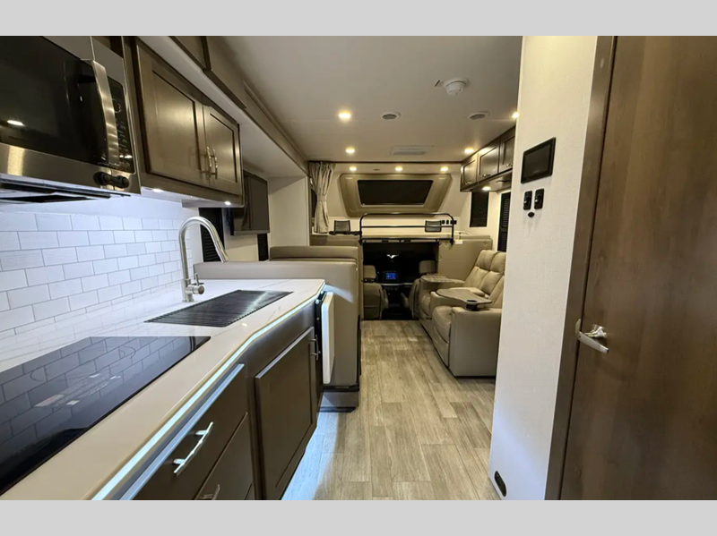 2026 Dynamax Isata 6 Series 31KS, $ 298,299