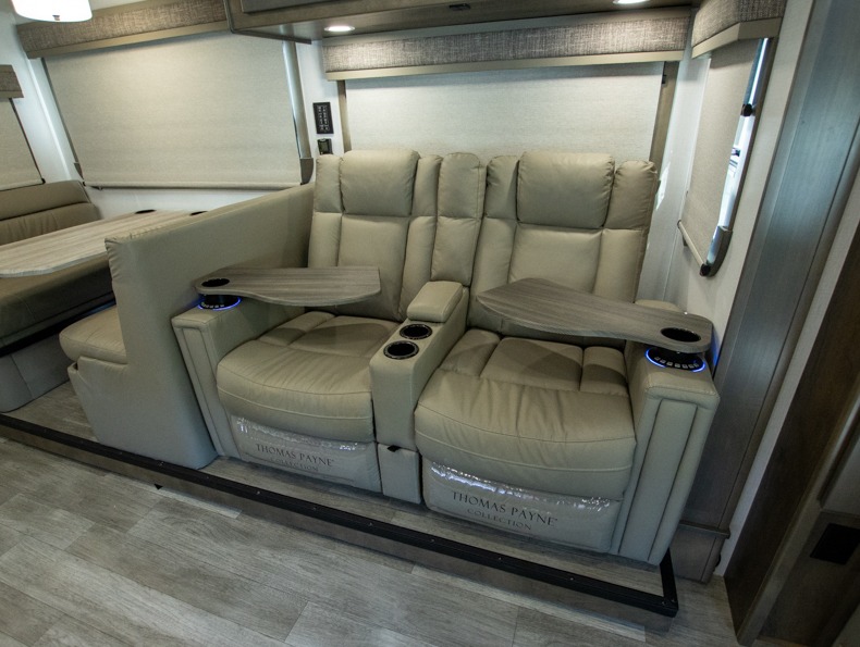 2025 Dynamax Europa 31SS, $ 0