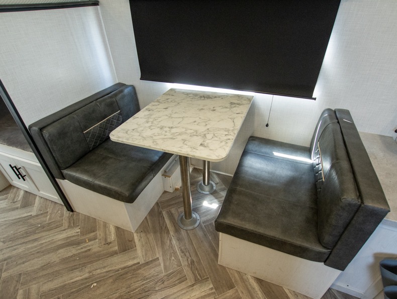 2022 Dutchmen Coleman Rubicon 1628BH, $ 0