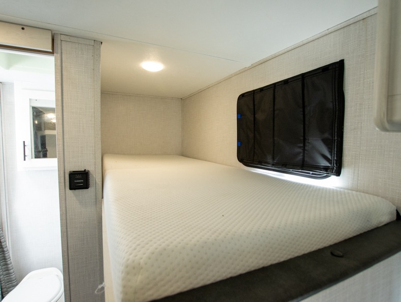 2022 Dutchmen Coleman Rubicon 1628BH, $ 0