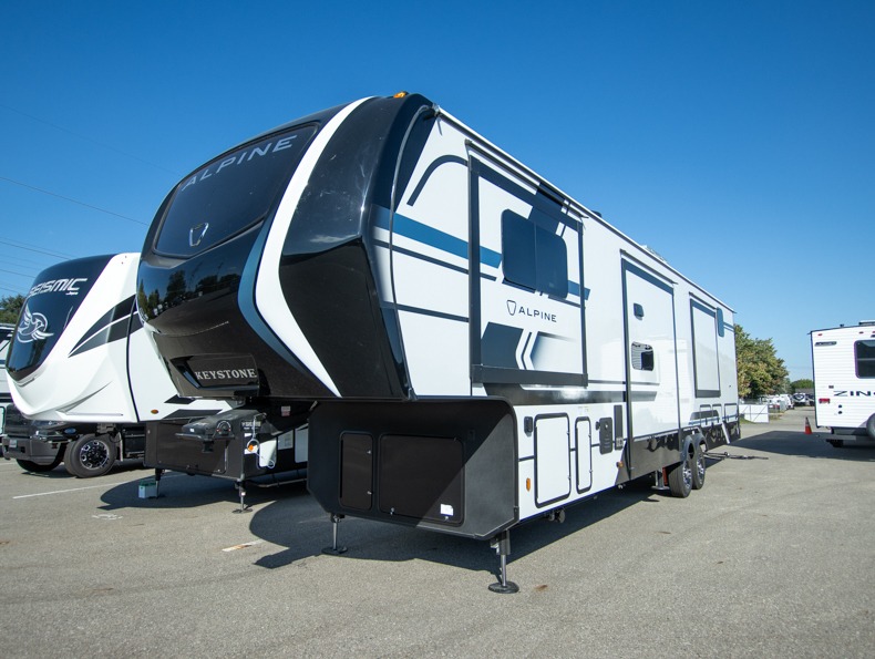 2026 Keystone Alpine 3710FL, $ 138,106