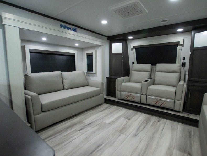 2026 Keystone Alpine 3710FL, $ 138,106