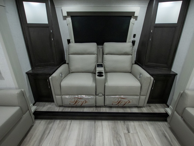 2026 Keystone Alpine 3710FL, $ 138,106