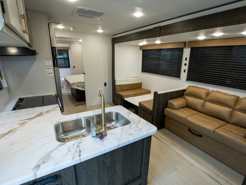 2026 CrossRoads Zinger 390DB, $ 0