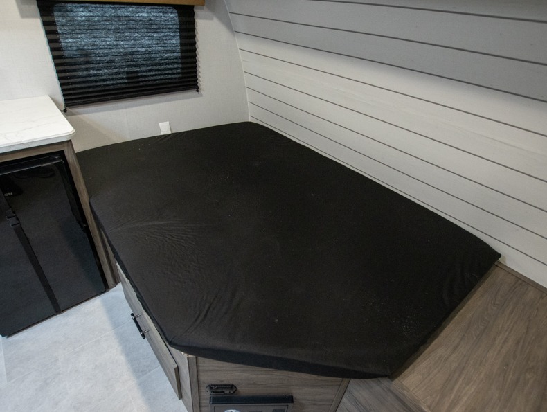 2026 CrossRoads Zinger Lite 12BH, $ 0