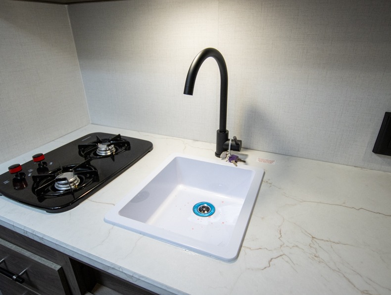 2026 CrossRoads Zinger Lite 12BH, $ 0