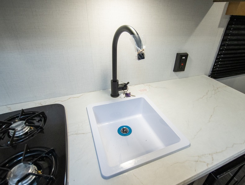 2026 CrossRoads Zinger Lite 12BH, $ 0