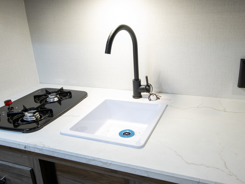 2026 CrossRoads Zinger Lite 12BH, $ 0