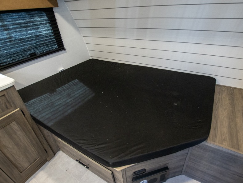 2026 CrossRoads Zinger Lite 12RD, $ 0