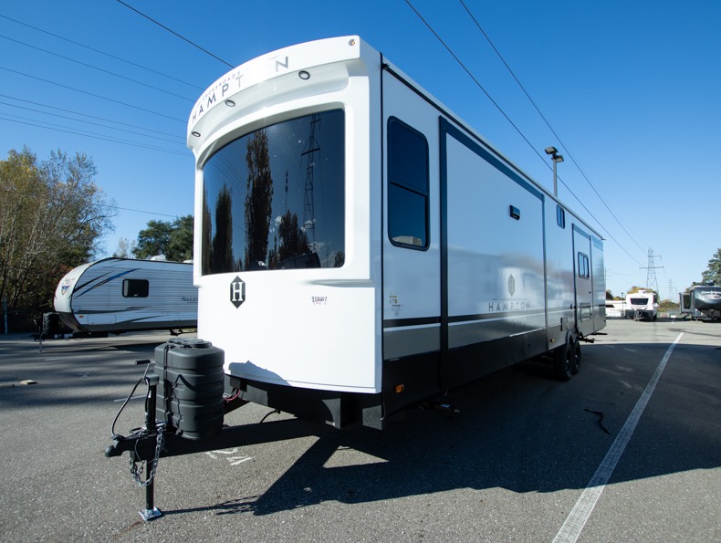 2026 CrossRoads Hampton 372FDB, $ 0
