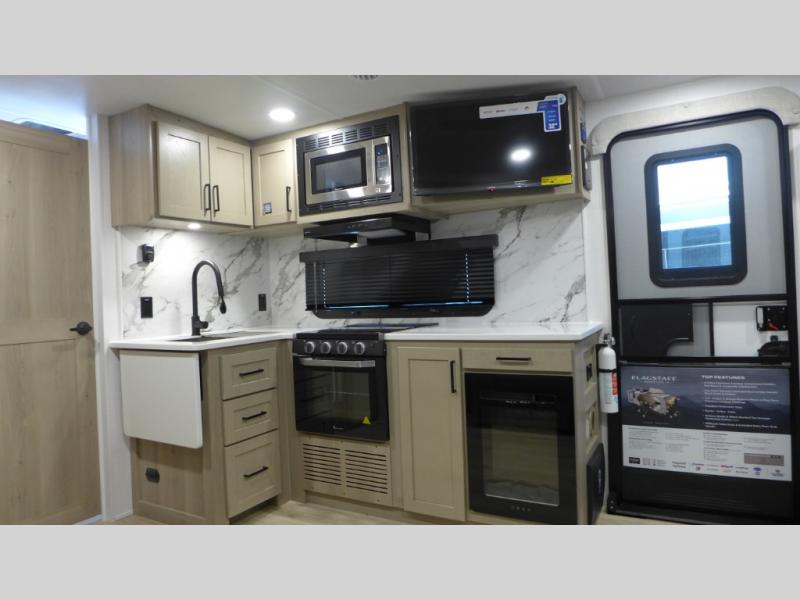 2026 Forest River Flagstaff Super Lite 26SRD, $ 54,566