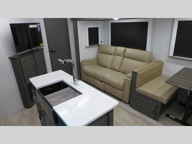 2026 Keystone Bullet Premium 330BKQ, $ 61,044