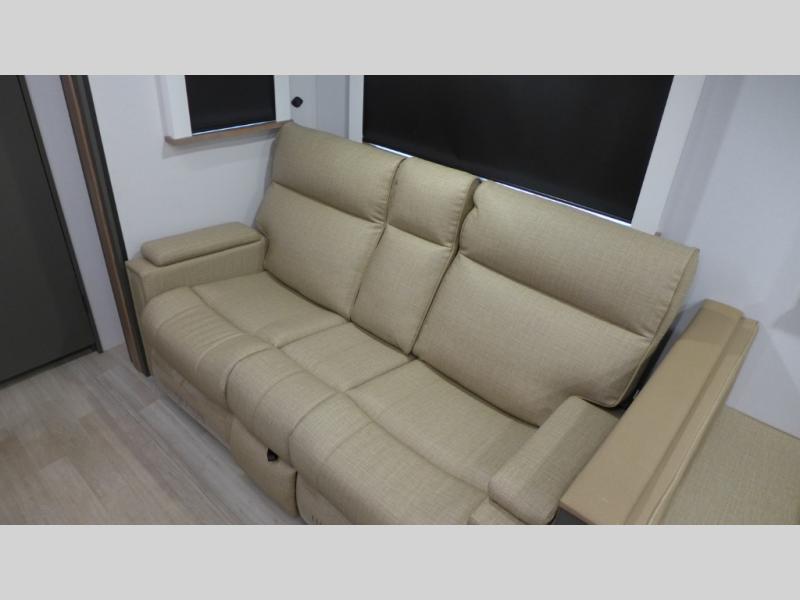 2026 Keystone Bullet Premium 330BKQ, $ 61,044