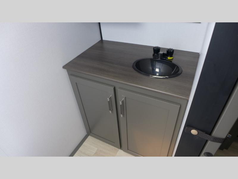 2026 Keystone Bullet Classic Single Axle 18RBC Sin, $ 29,843