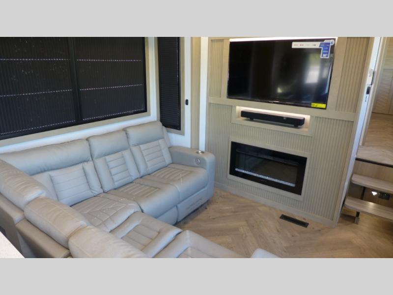 2026 Keystone Raptor 444, $ 0