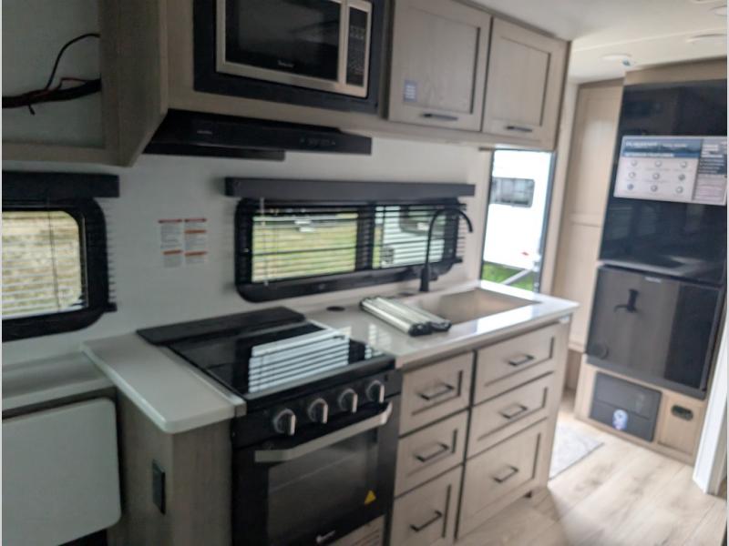 2026 Forest River Flagstaff Micro Lite 22FBS, $ 43,734