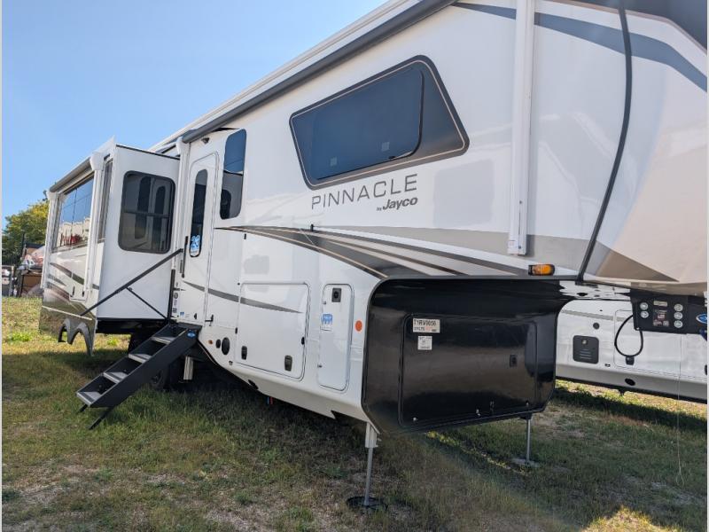 2026 Jayco Pinnacle 38FBRK, $ 158,297