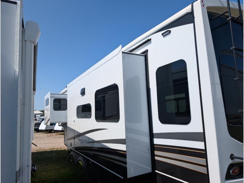2026 Jayco Pinnacle 38FBRK, $ 158,297