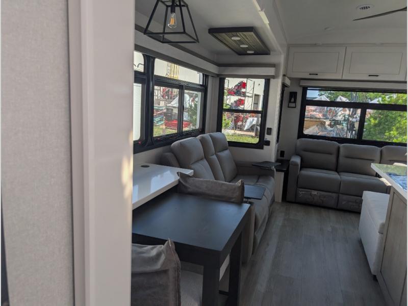 2026 Jayco Pinnacle 38FBRK, $ 158,297