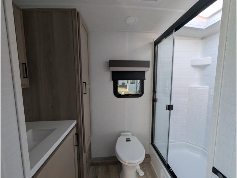 2026 Forest River Flagstaff Micro Lite 25FBLS, $ 37,990