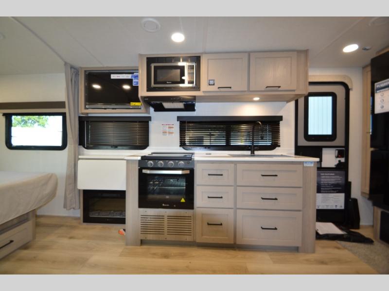 2026 Forest River Flagstaff Micro Lite 22FBS, $ 43,791