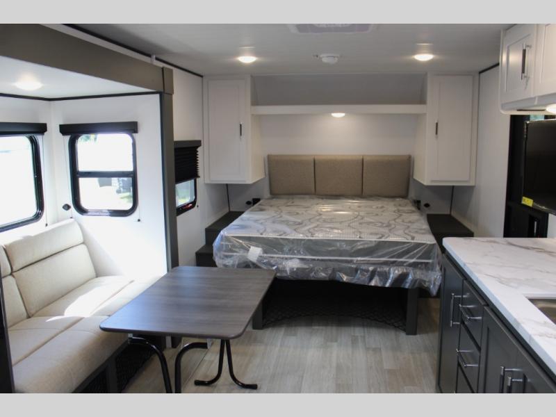 2026 Keystone Bullet Classic Single Axle 18RBC Sin, $ 29,843