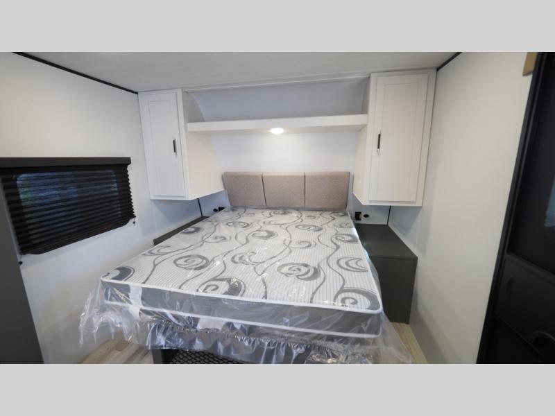 2026 Keystone Bullet Classic Single Axle 18RBC Sin, $ 29,843