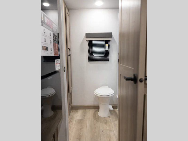 2026 Forest River Flagstaff Micro Lite 22SQS, $ 37,631