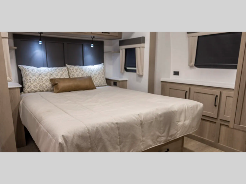 2026 Forest River Flagstaff Classic 832BWS, $ 68,441