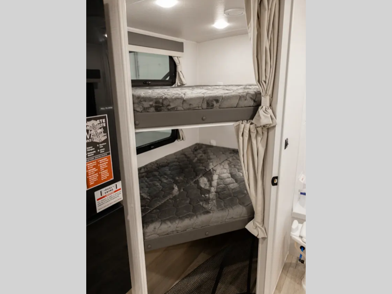 2026 Forest River Flagstaff Micro Lite 25BRDS, $ 40,727