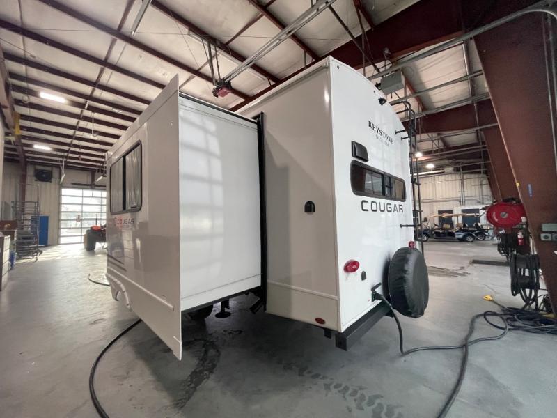 2026 Keystone Cougar Half-Ton (Travel Trailer) 25M, $ 55,202