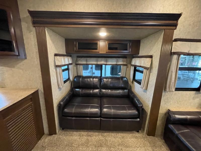 2018 Prime Time Manufacturing Crusader Lite 27RK, $ 19,990