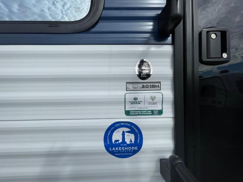 2026 Forest River Cherokee Wolf Den 301BH, $ 0