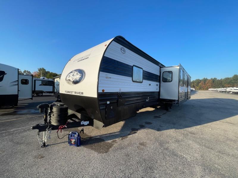 2026 Forest River Cherokee Wolf Den 304SR, $ 0