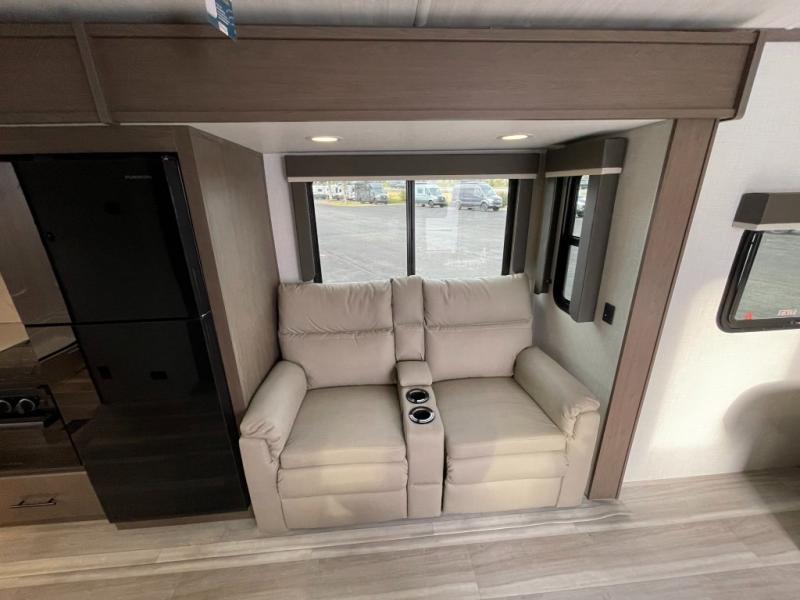 2026 Keystone Cougar Half-Ton (Travel Trailer) 22M, $ 52,984