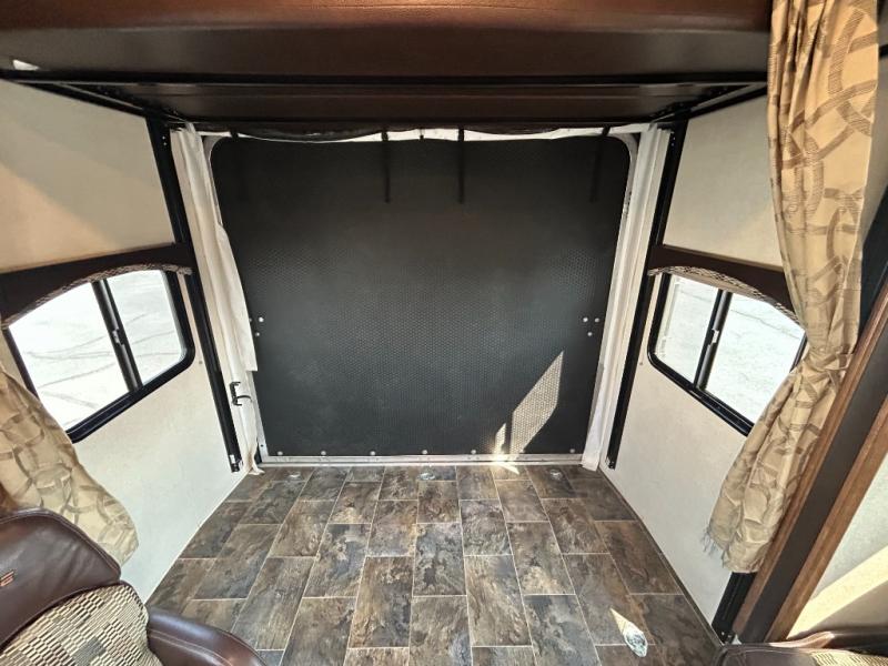 2017 Forest River Shockwave T27RQ DX, $ 42,990