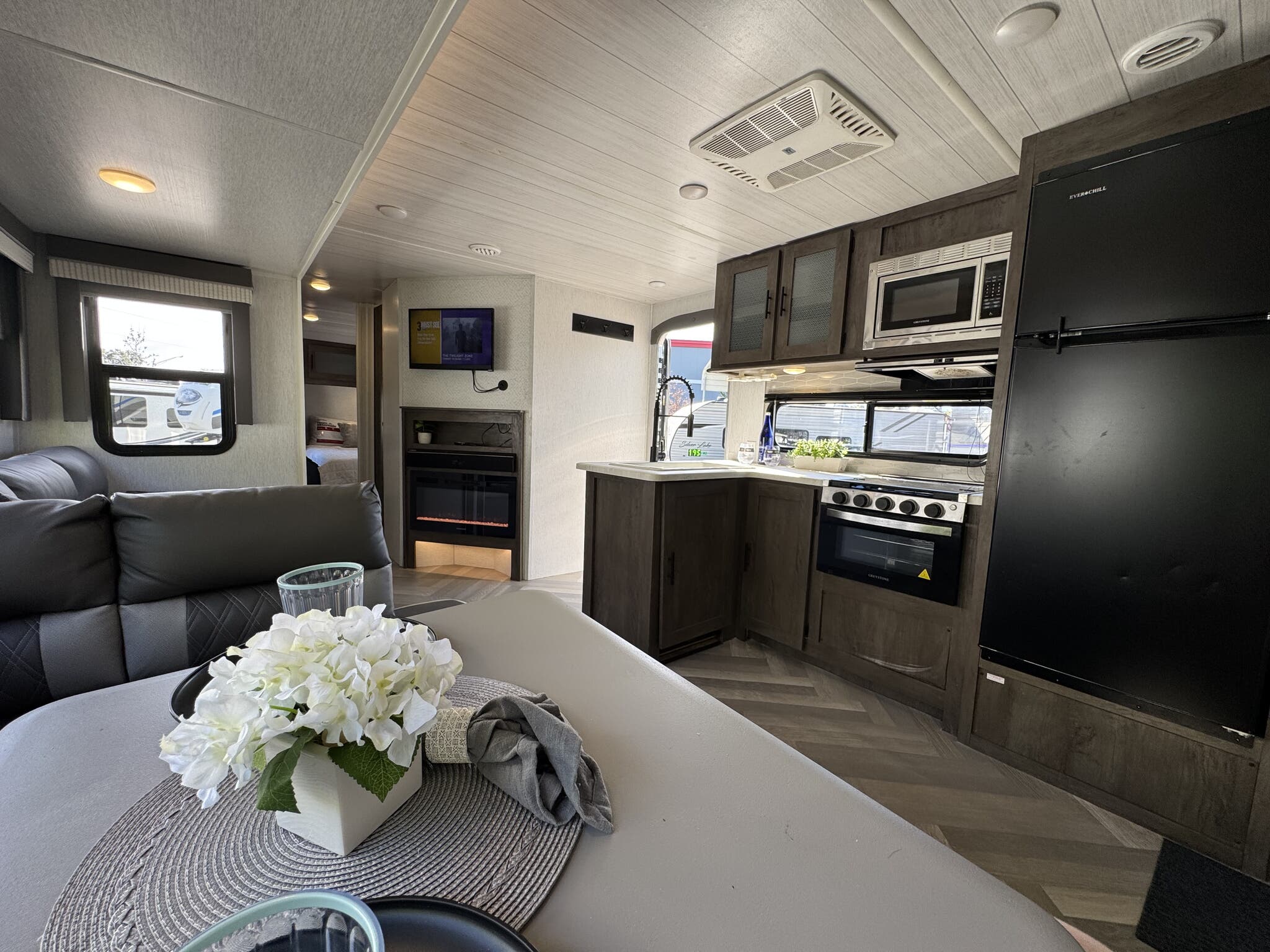 2022 Forest River Salem 29VBUD, $ 24,995