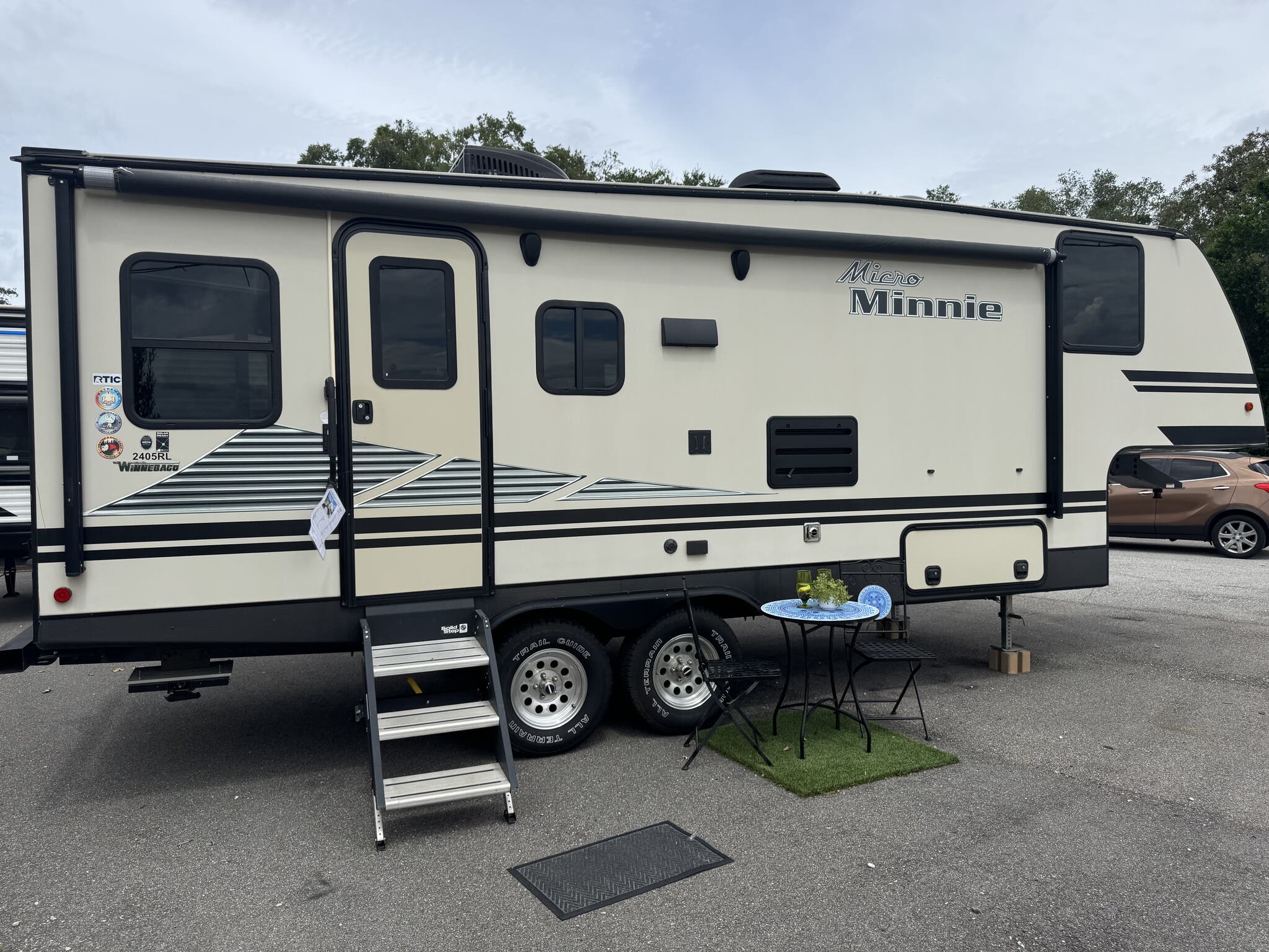 2020 Winnebago Micro Minnie Fifth Wheel 2405RL, $ 18,499