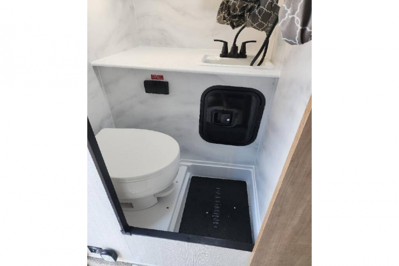 2025 Palomino Real-Lite Truck Campers HS-1912, $ 36,990