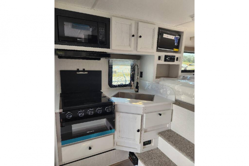 2025 Palomino Real-Lite Truck Campers HS-1912, $ 36,990