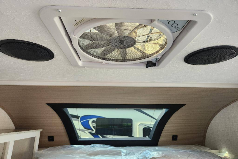 2025 Palomino Real-Lite Truck Campers SS-1608, $ 27,990