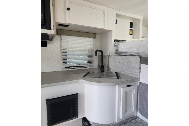 2025 Palomino Real-Lite Truck Campers SS-1608, $ 27,990