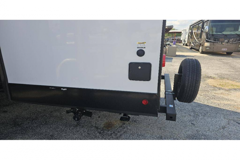 2025 Palomino SolAire Ultra Lite 3300FLBS, $ 46,990