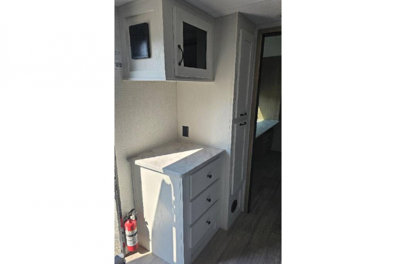 2025 Palomino SolAire Ultra Lite 3300FLBS, $ 46,990