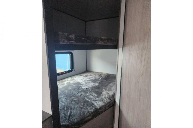 2024 Dutchmen Coleman Lantern LT 274BH, $ 0